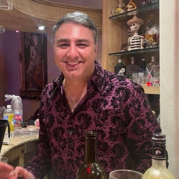 Meet your Posher, Amir - Picture 1 of 1